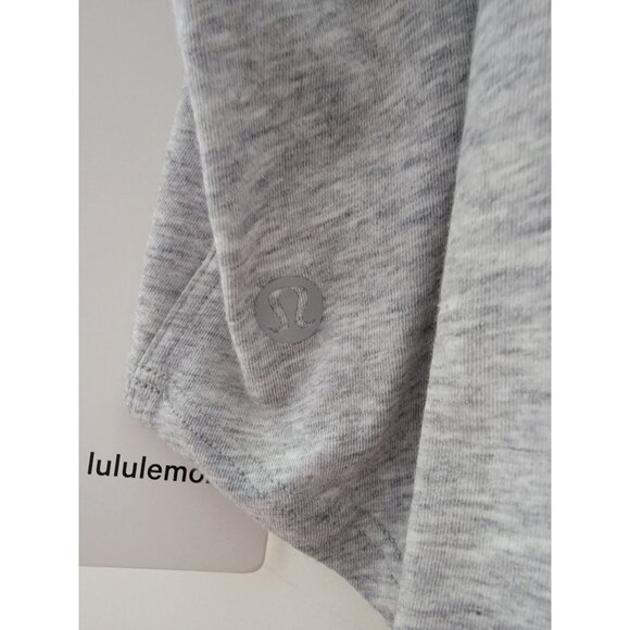NWT Lululemon LA Asymmetrical Relaxed Crew Heathered Gray T-Shirt Women's Sz 6 - Picture 4 of 5
